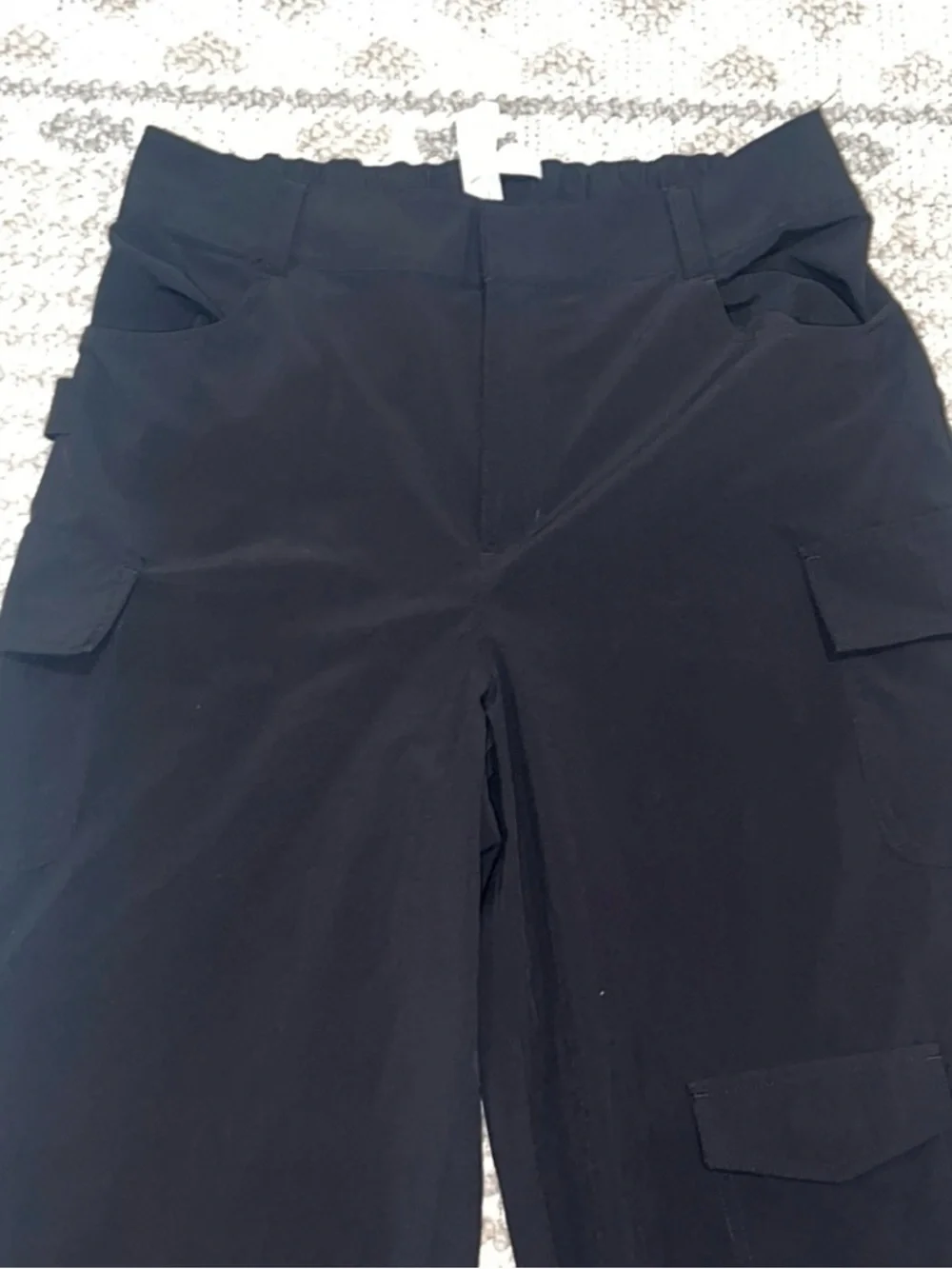 ALO YOGA Workwear Cargo Pant in Black